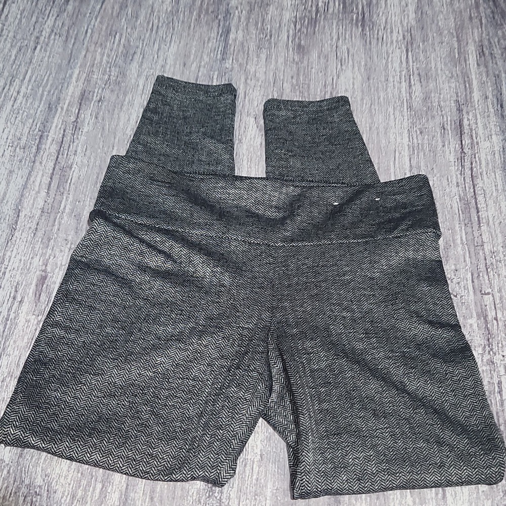 Stylus Medium Gray Herringbone Print High Waist‎ Stretch Athletic Leggings